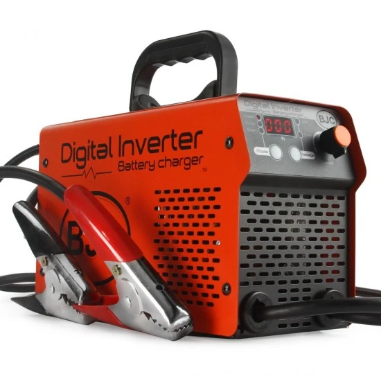 Invertorová auto nabíjačka 12V/24V s podporou štartu M82498
