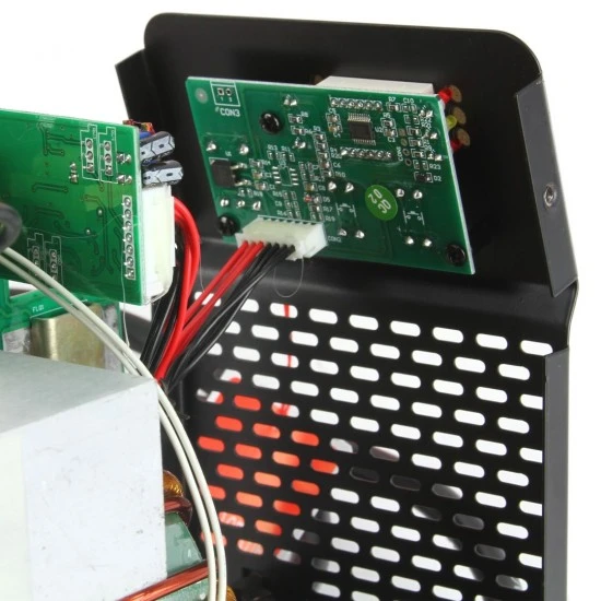 Invertorová auto nabíjačka 12V/24V s podporou štartu M82498